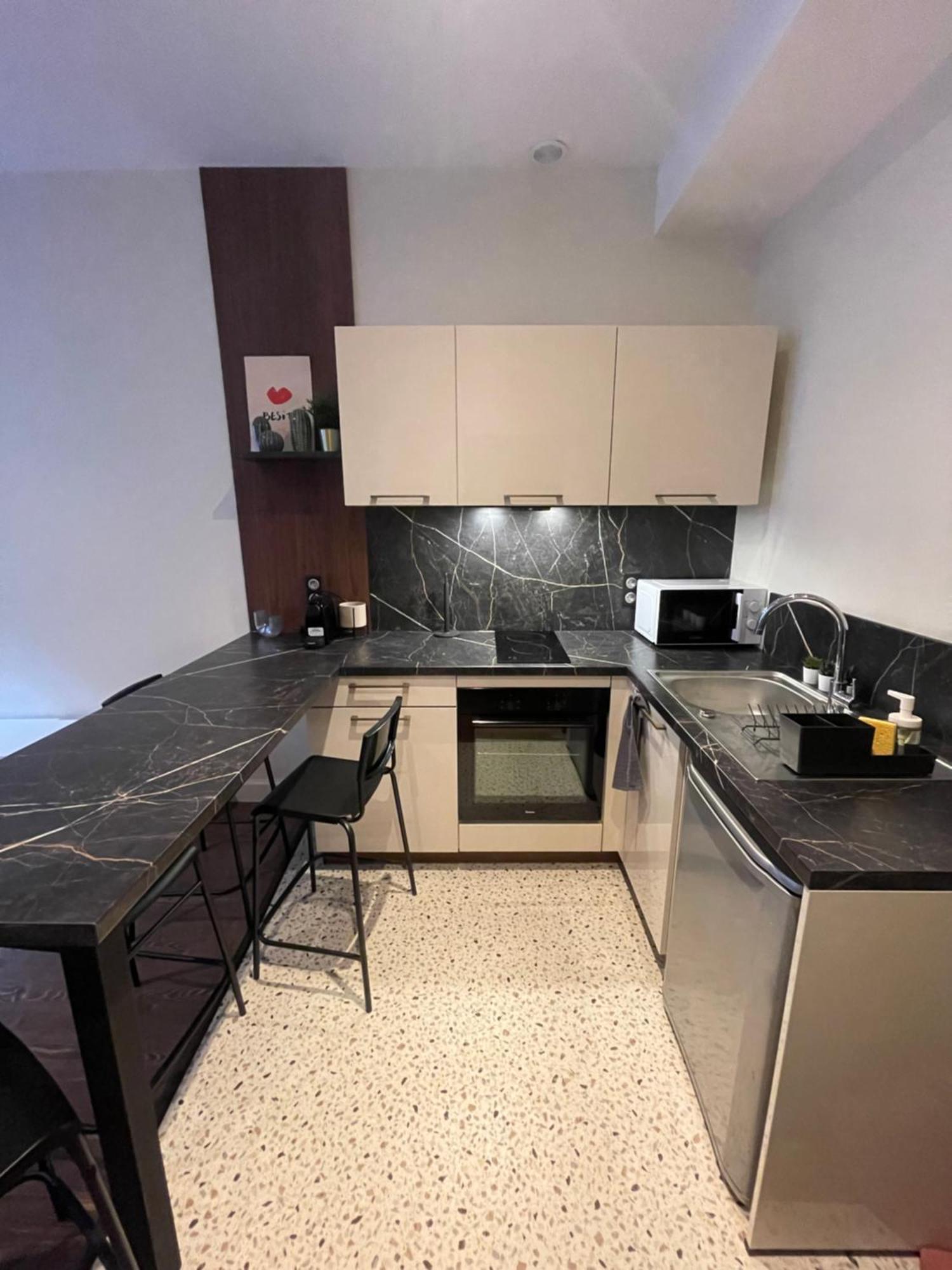 Appartement Au Coeur Du Centre Ville De Carcassonne Luaran gambar
