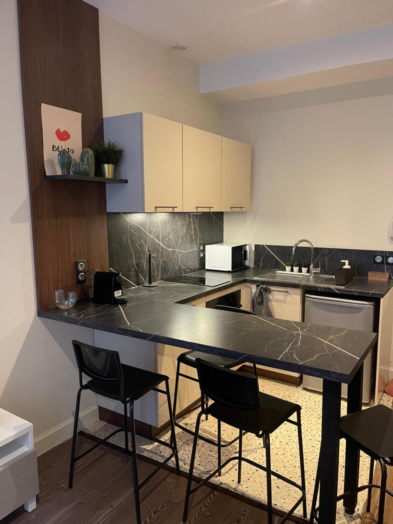 Appartement Au Coeur Du Centre Ville De Carcassonne Luaran gambar