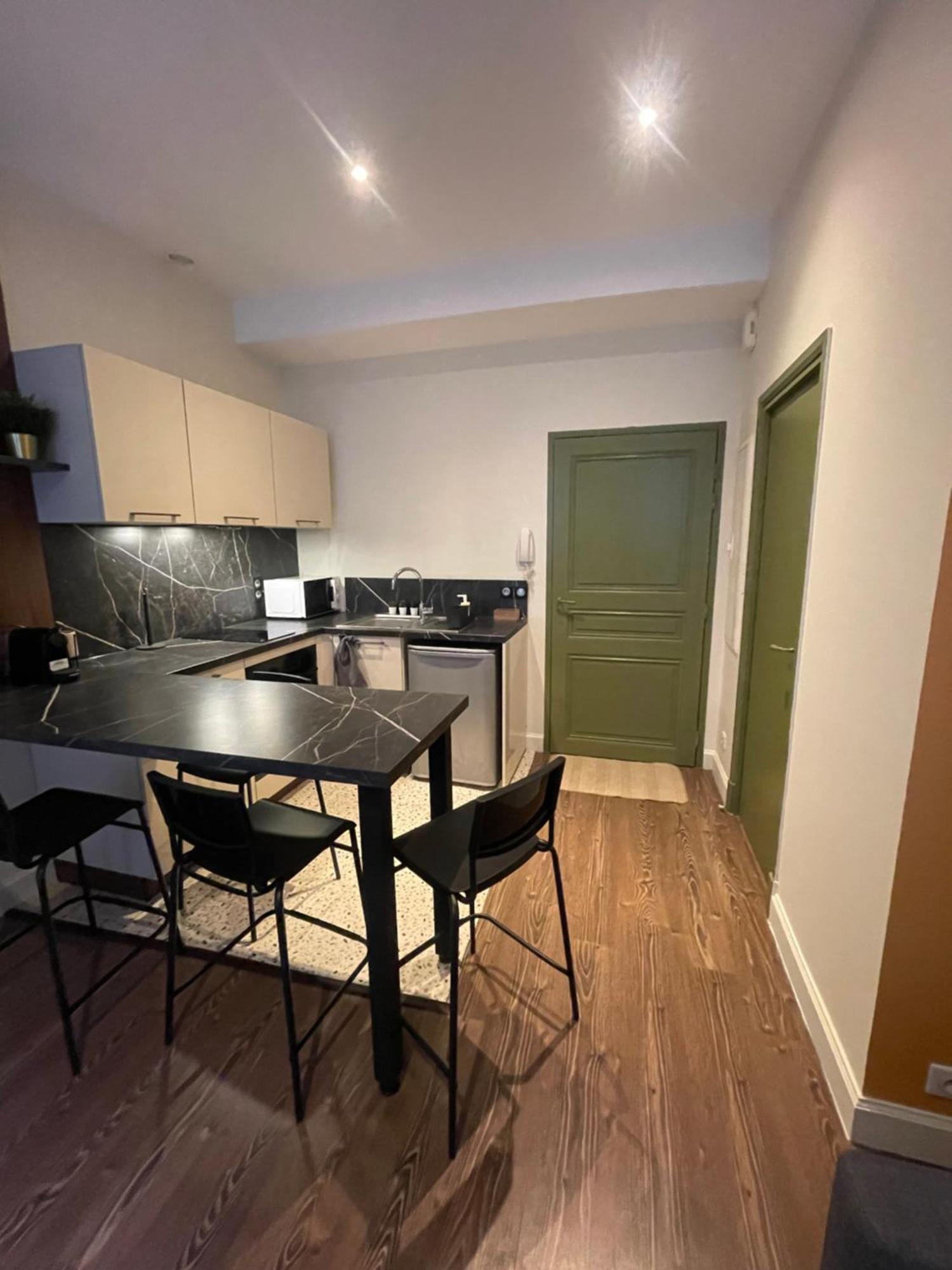 Appartement Au Coeur Du Centre Ville De Carcassonne Luaran gambar